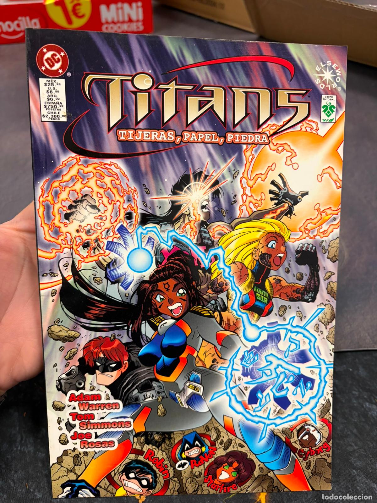 C&oacute;mics: Vid. Titans. Tijeras, papel, piedra. Adam Warren. Tom Simmons. Joe Rosas.