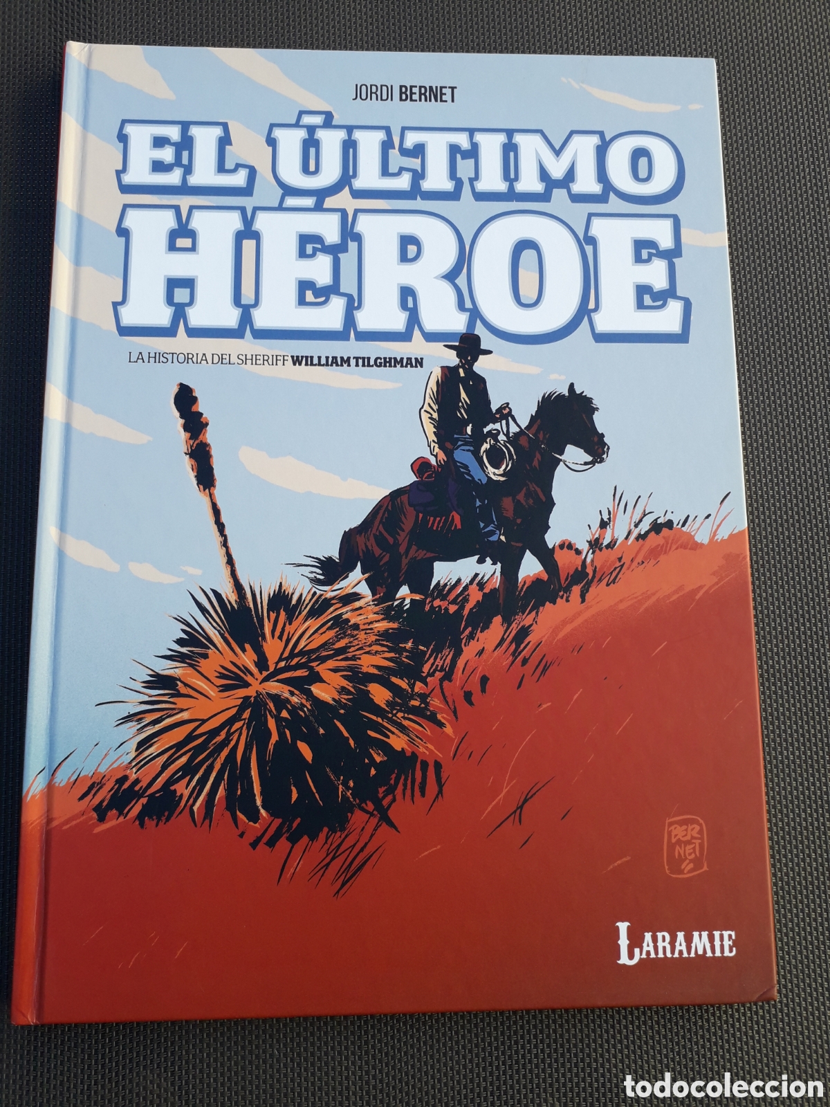 C&oacute;mics: EL &Uacute;LTIMO H&Eacute;ROE. JORDI BENET. EXCELENTE ESTADO