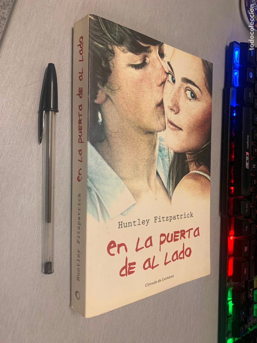 C&oacute;mics: EN LA PUERTA DE AL LADO / HUNTLEY FITZPATRICK / C&Iacute;RCULO DE LECTORES