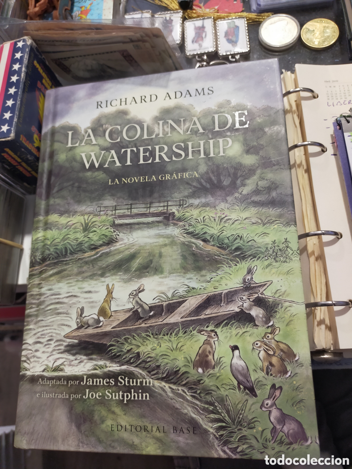 C&oacute;mics: LA COLINA DE WATERSHIP COMIC LA NOVELA GR&Aacute;FICA RICHARD ADAMS ED. BASE NUEVO