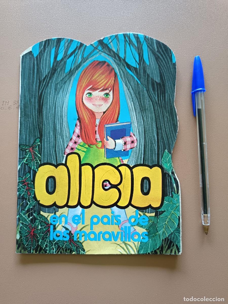 C&oacute;mics: CUENTO TROQUELADO- ALICIA EN EL PAIS DE LAS MARAVILLAS