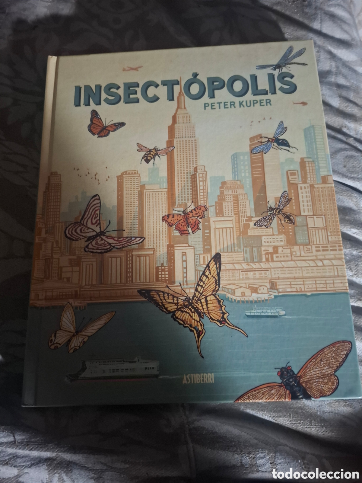 C&oacute;mics: Insect&oacute;polis Peter Kuper. Tapa dura. Astiberri