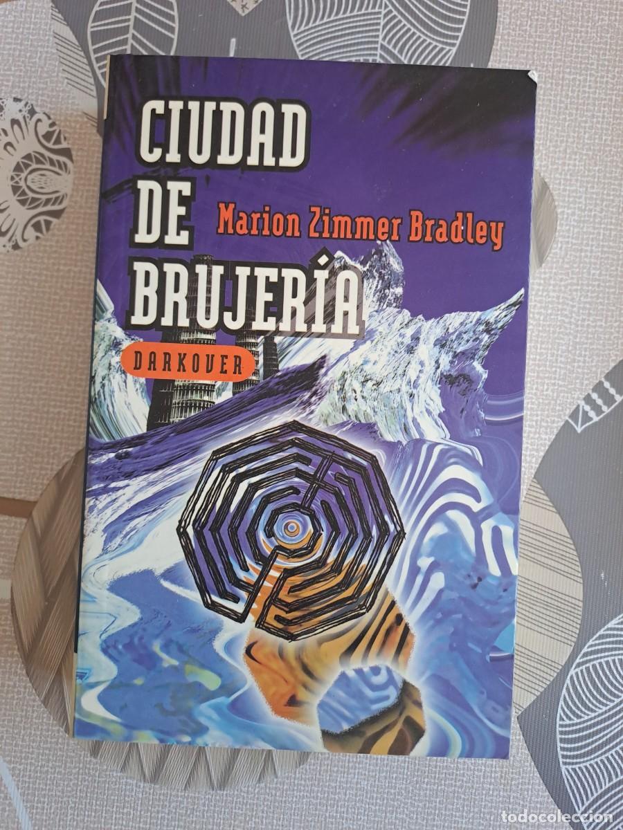C&oacute;mics: Ciudad de brujer&iacute;a, ediciones B en buen estado Bolsa DA