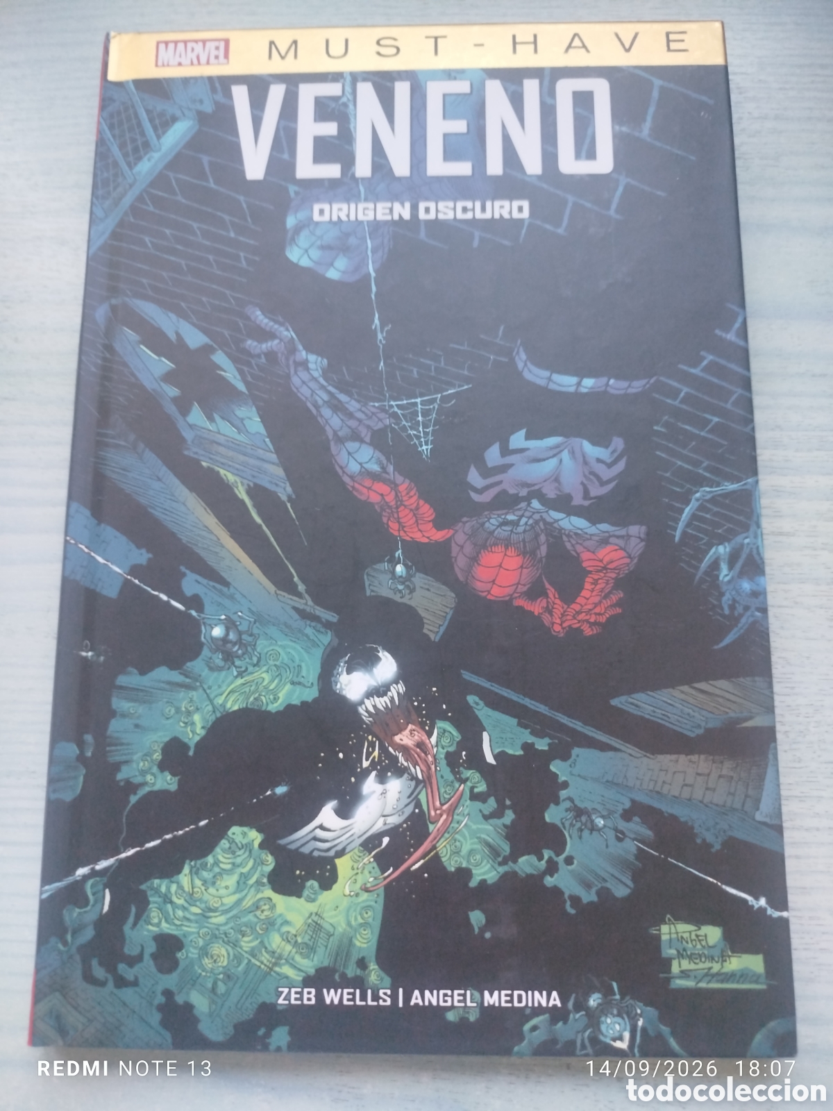 C&oacute;mics: Veneno origen oscuro Marvel tapa dura