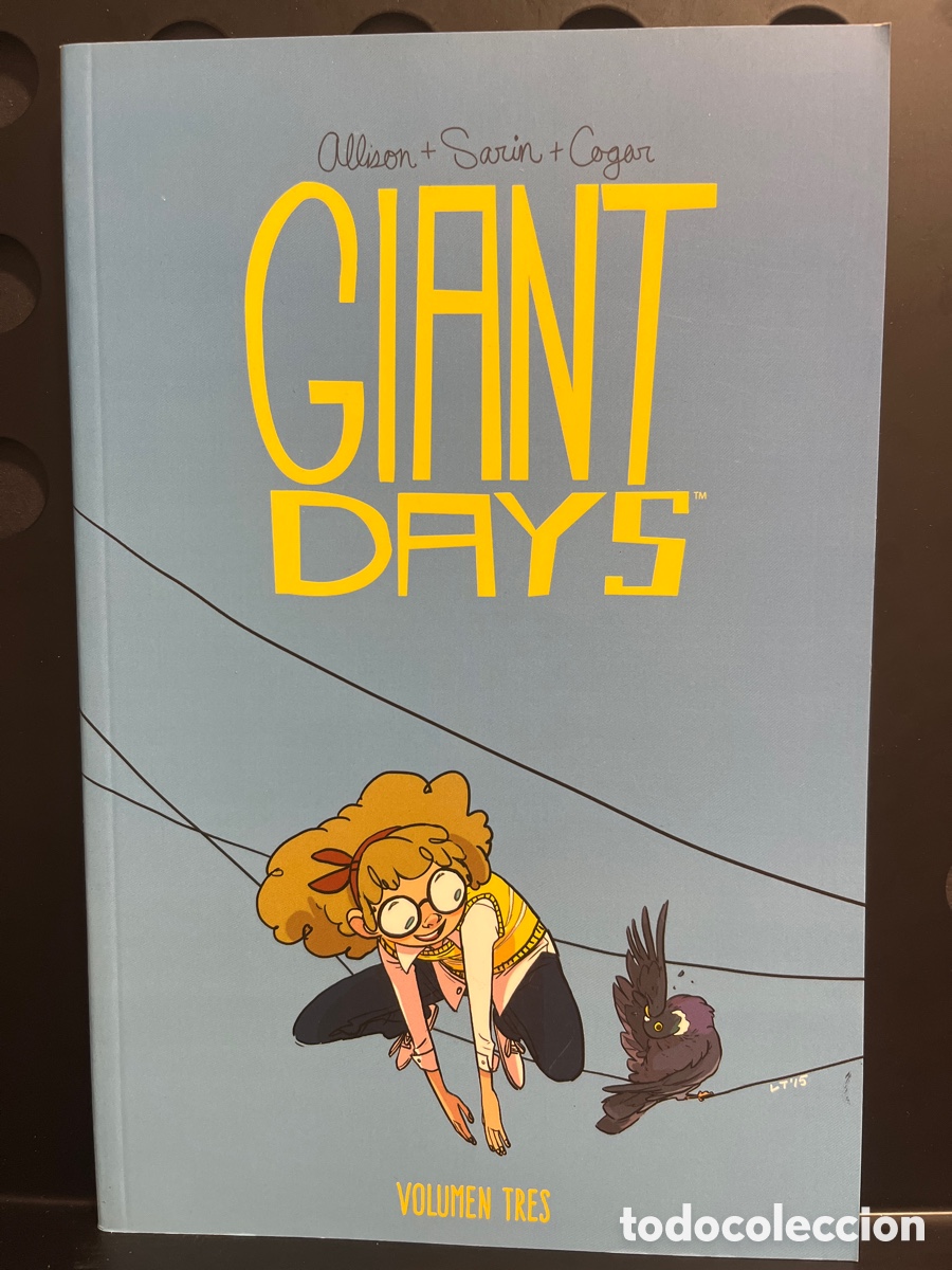 C&oacute;mics: GIANT DAYS N.3 VOLUMEN TRES FANDOGAMIA BOOM ! BOX ( 2017/2023 )
