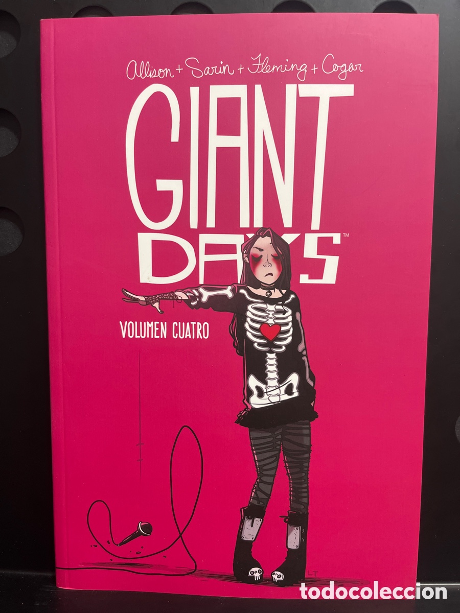 C&oacute;mics: GIANT DAYS N.4 VOLUMEN CUATRO FANDOGAMIA BOOM ! BOX ( 2017/2023 )