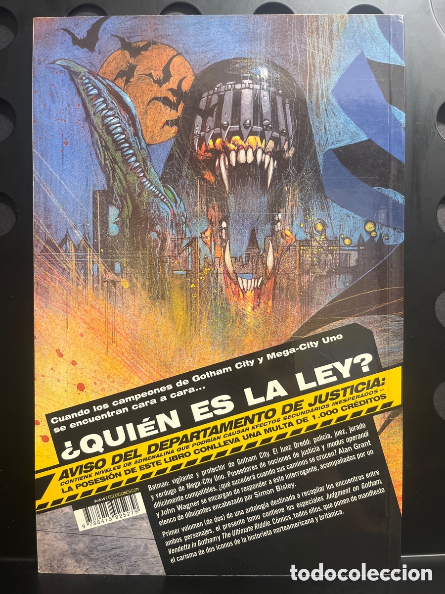 C&oacute;mics: BATMAN & JUEZ DREDD VOLUMEN 1 JUICIO EN GOTHAM 2000AD ( 2013 ) - Foto 2