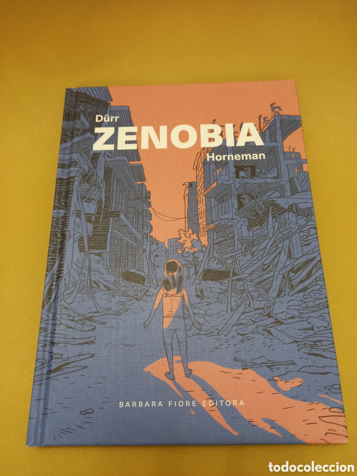 C&oacute;mics: Novela gr&aacute;fica Zenobia. Lars Horneman y Morten D&uuml;rr. Barbara Fiore Editora