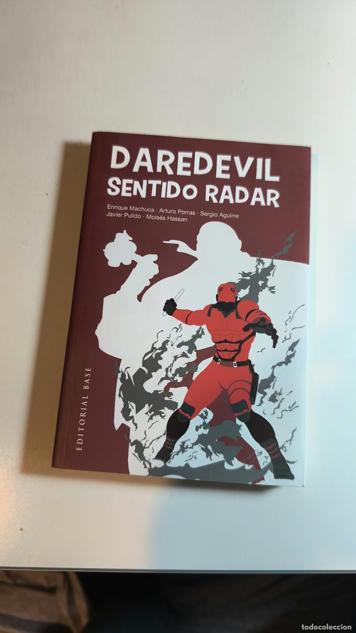 C&oacute;mics: DAREDEVIL: SENTIDO RADAR. BASE, 2025. - Foto 1