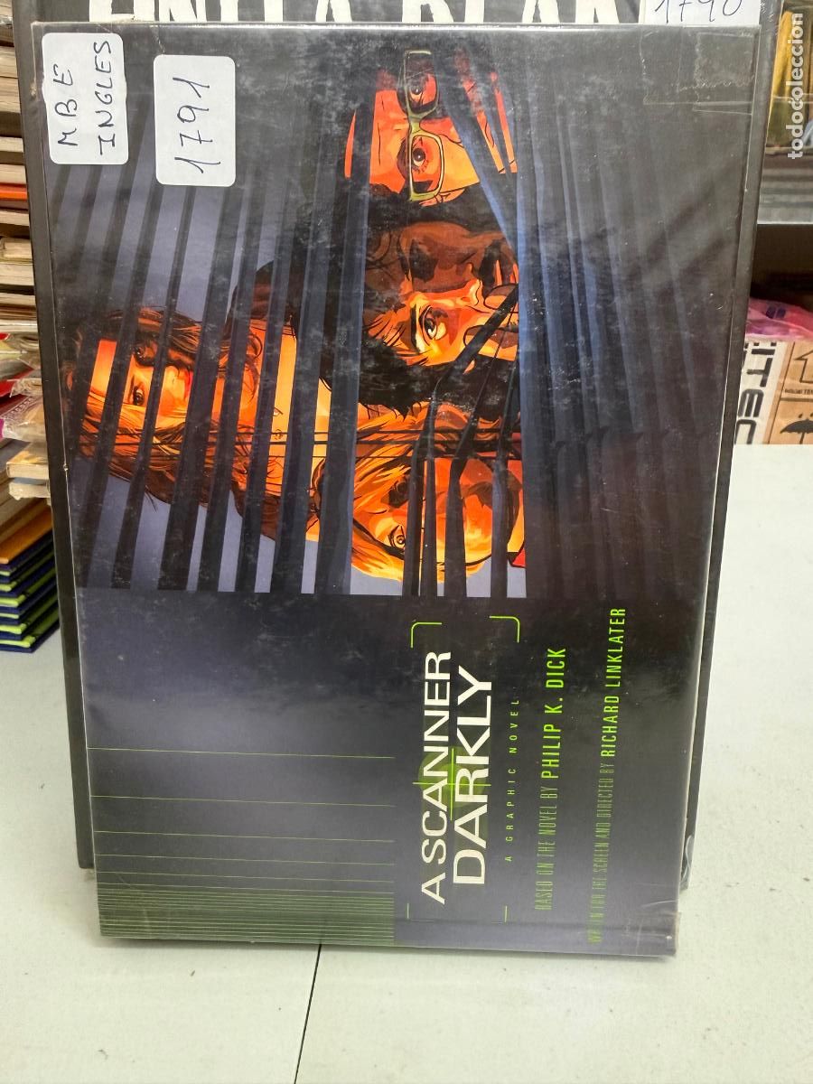 Comics: A SCANNER DARKLY EDITORIAL PANINI BUEN ESTADO EN INGLES