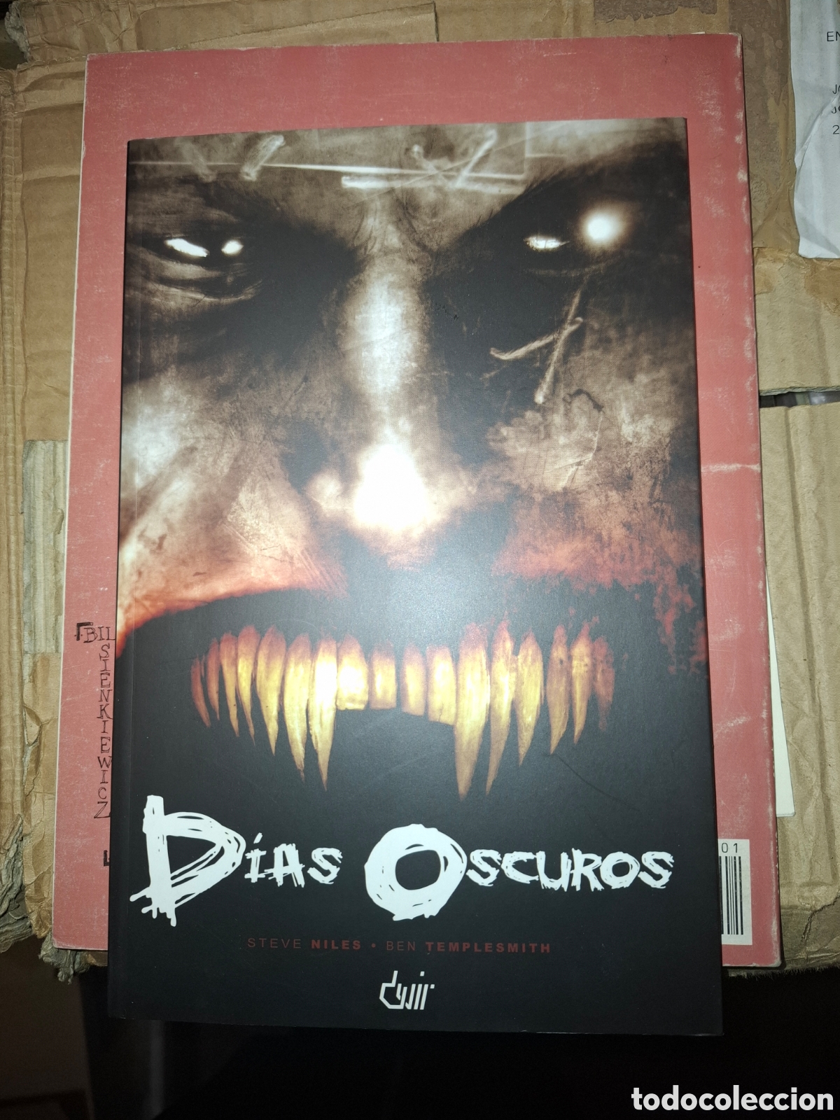 C&oacute;mics: D&iacute;as Oscuros, secuela de 30 d&iacute;as de noche , Devir