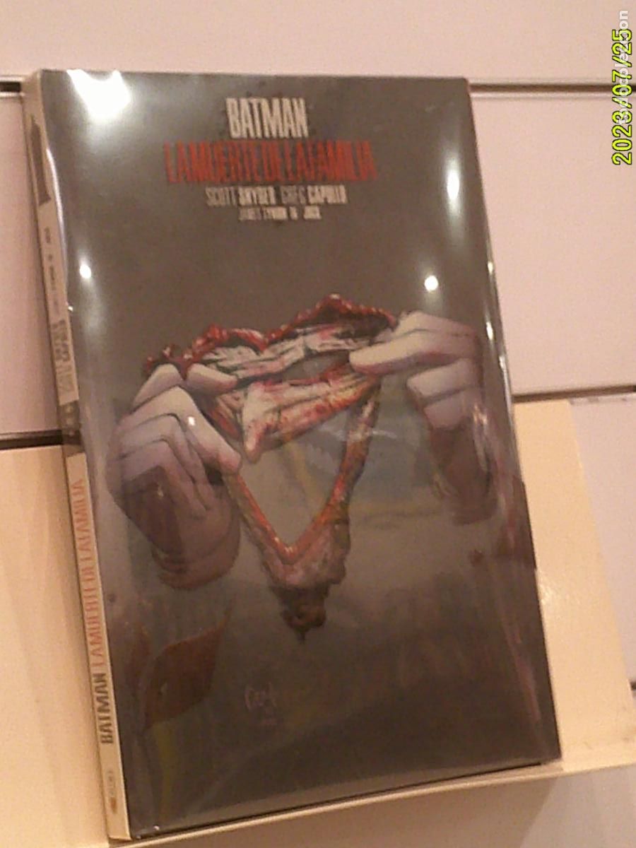 C&oacute;mics: BATMAN LA MUERTE DE LA FAMILIA TOMO TAPA DURA CON ESTUCHE DC - ECC OFERTA