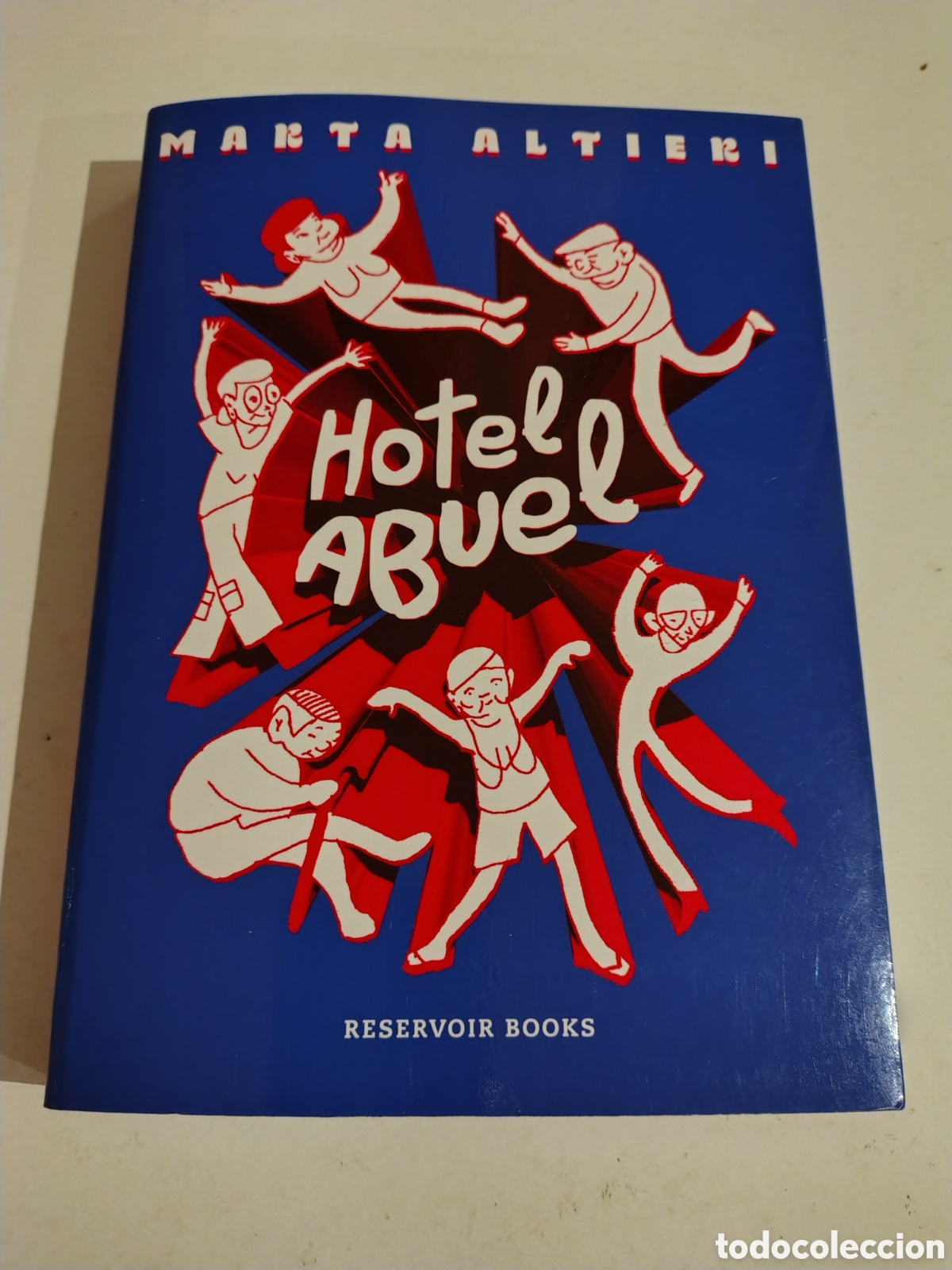 C&oacute;mics: HOTEL ABUELO Marta Altieri ( 2025 RESERVOIR BOOKS )