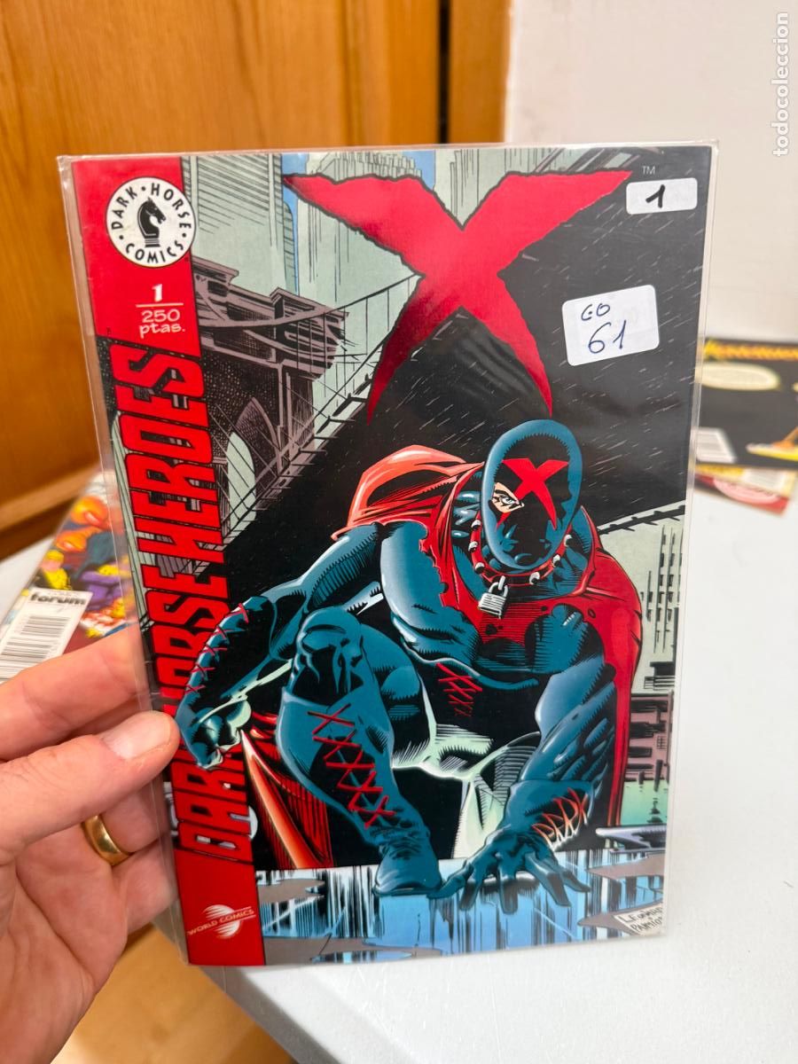 C&oacute;mics: DARK HORSE HEROES X EDITORIAL WORLD COMICS NUMERO 1