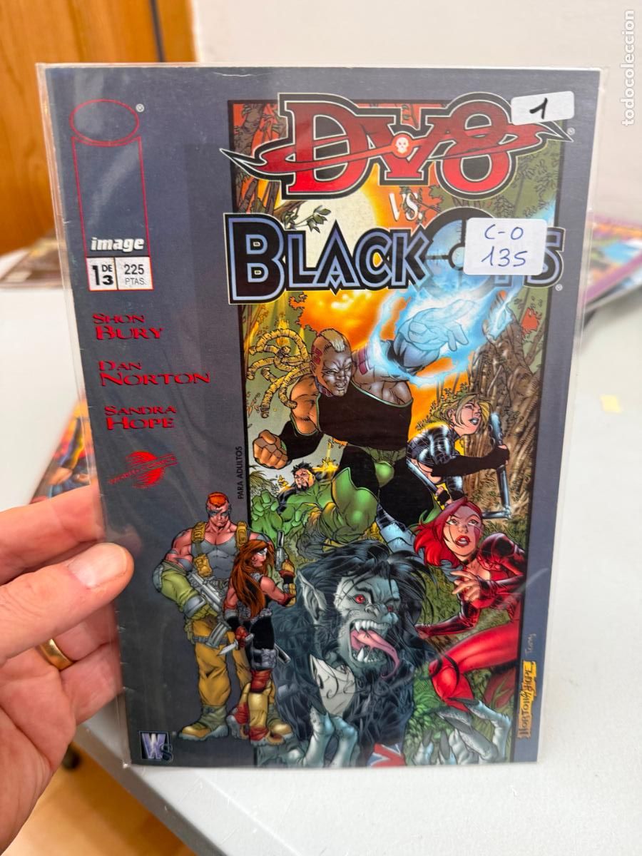 C&oacute;mics: DV8 VS BLACKOS NUMERO 1 BUEN ESTADO - Foto 1