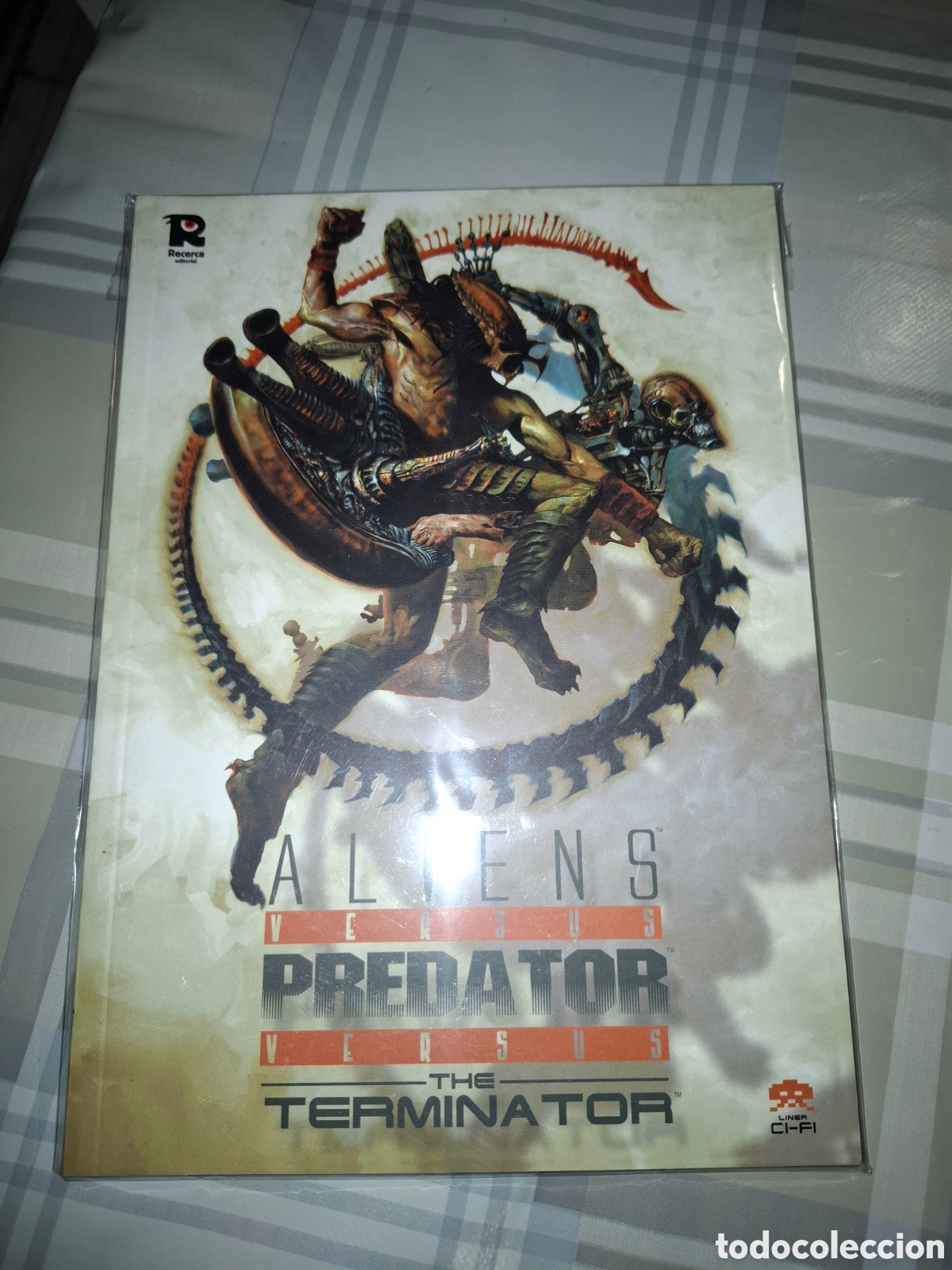 C&oacute;mics: Aliens versus Predator versus The Terminator , Recerca