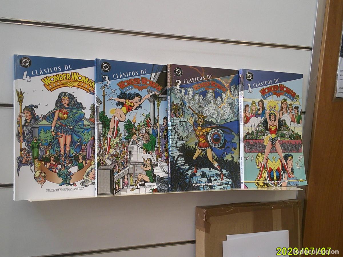 C&oacute;mics: CLASICOS DC WONDER WOMAN GEORGE PEREZ COMPLETA 4 TOMOS DC - PLANETA OFERTA