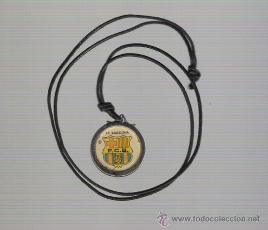 Coleccionismo deportivo: BONITO COLGANTE ANTIGUO DEL BARCELONA - Foto 1