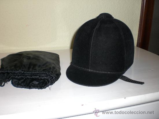 Coleccionismo deportivo: CASCO DE EQUITACION PARA NI&Ntilde;@ TERCIOPELO NEGRO COMO NUEVO - Foto 1
