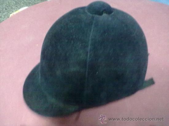 Coleccionismo deportivo: CASCO DE JINETE NI&Ntilde;O EN TERCIOPELO NEGRO - Foto 1