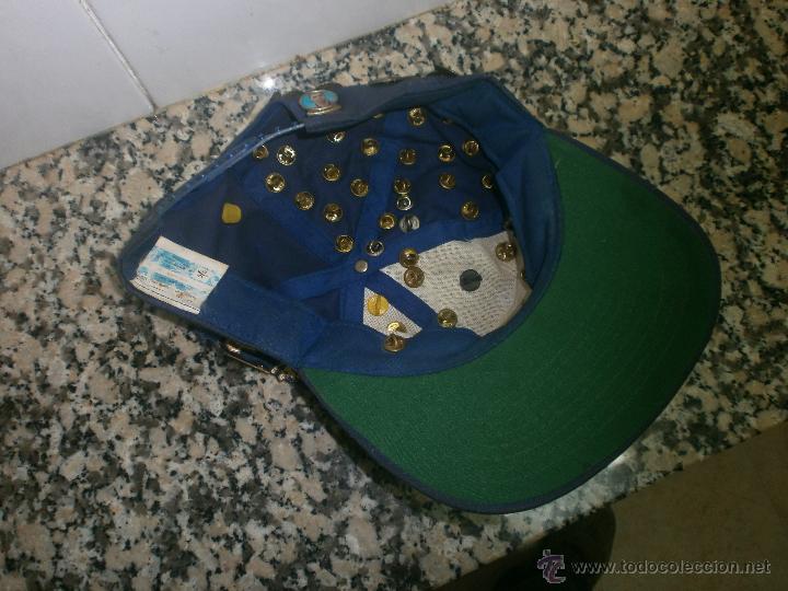 Coleccionismo deportivo: GORRA BARCELONA 92 CON PINS F.C.B Y OTROS - Foto 10