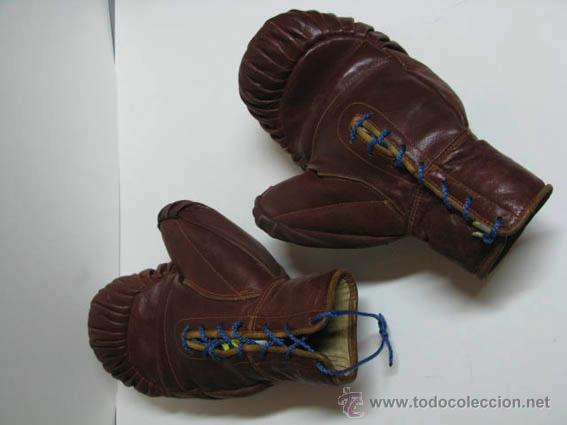 Coleccionismo deportivo: Antiguos guantes de boxeo de piel,  de conservaci&oacute;n. - Foto 2