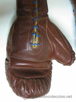 Coleccionismo deportivo: Antiguos guantes de boxeo de piel,  de conservaci&oacute;n. - Foto 5