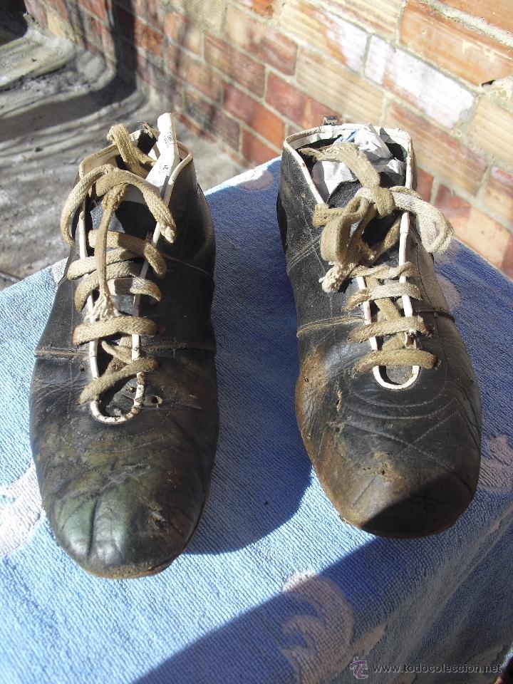 Antiguas botas de futbol años 40- 50 de colecci - Vendido en Subasta -  41220951