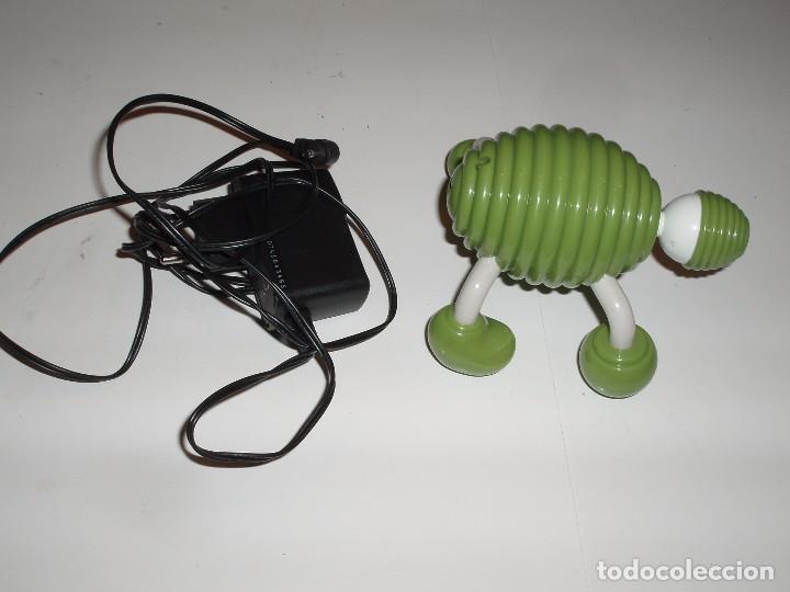 Coleccionismo deportivo: APARATO DE MASAJE ELECTRICO CON VIBRACION - Foto 1