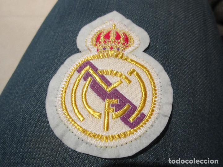 Coleccionismo deportivo: Parche bordado Real Madrid (a&ntilde;os 80 ) - Foto 1