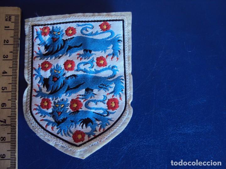 Coleccionismo deportivo: (F-4)ESCUDO BORDADO A&Ntilde;OS 80 - Foto 1