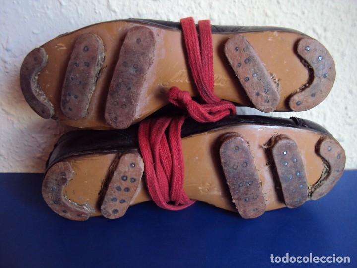 Coleccionismo deportivo: (F-161266)ANTIGUAS BOTAS DE FOOT-BALL , MARCA MATOLLO - Foto 7
