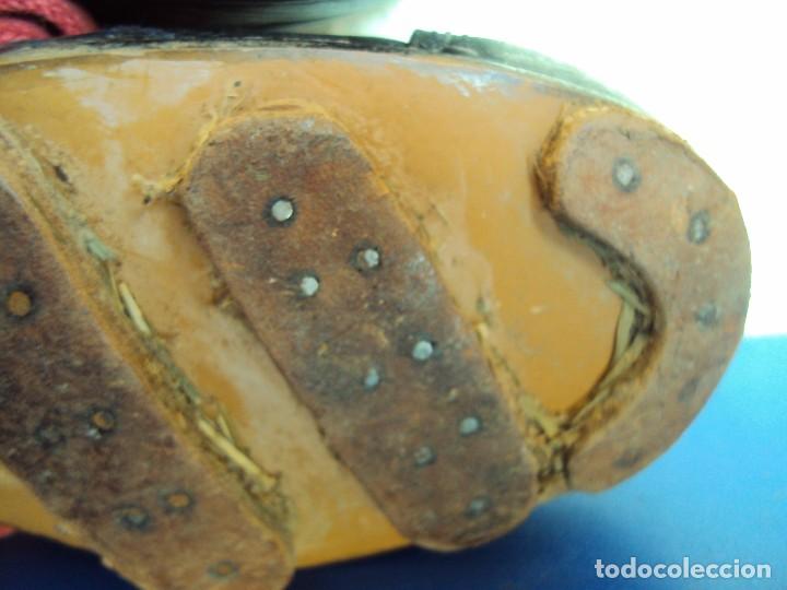 Coleccionismo deportivo: (F-161266)ANTIGUAS BOTAS DE FOOT-BALL , MARCA MATOLLO - Foto 8