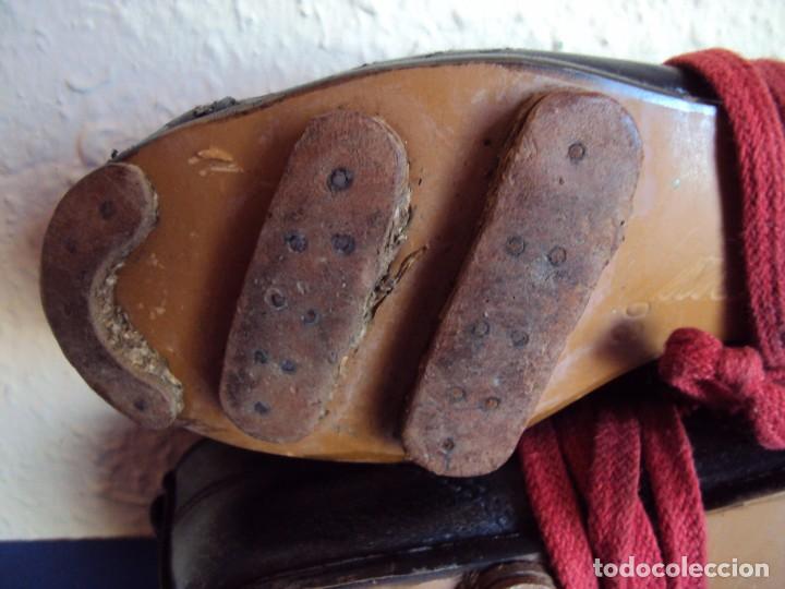 Coleccionismo deportivo: (F-161266)ANTIGUAS BOTAS DE FOOT-BALL , MARCA MATOLLO - Foto 9