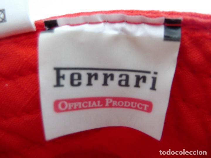 Gorra Ferrari V8