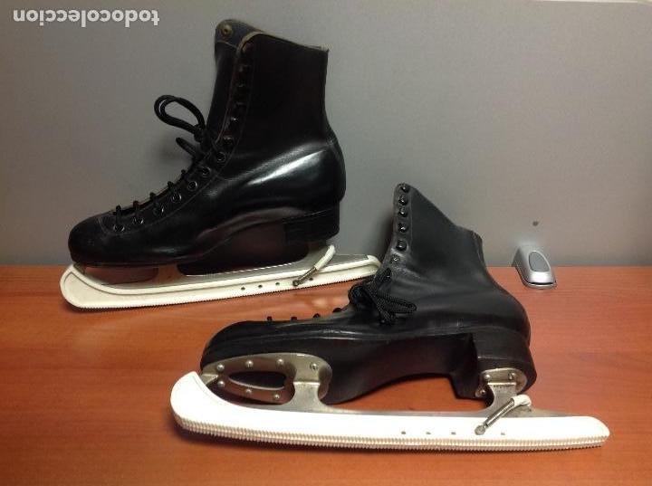 Coleccionismo deportivo: Botas de patinaje vintage ..,., - Foto 2