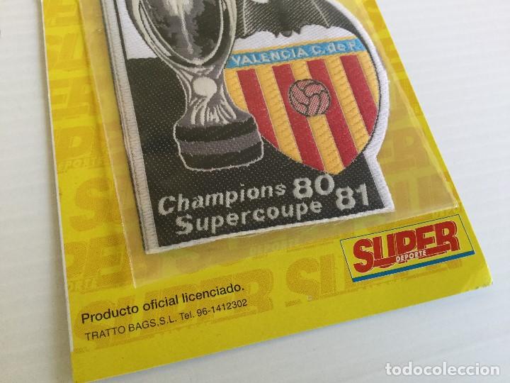 Coleccionismo deportivo: Parche de tela termoadhesivo Valencia CF Copa Champions - Foto 2
