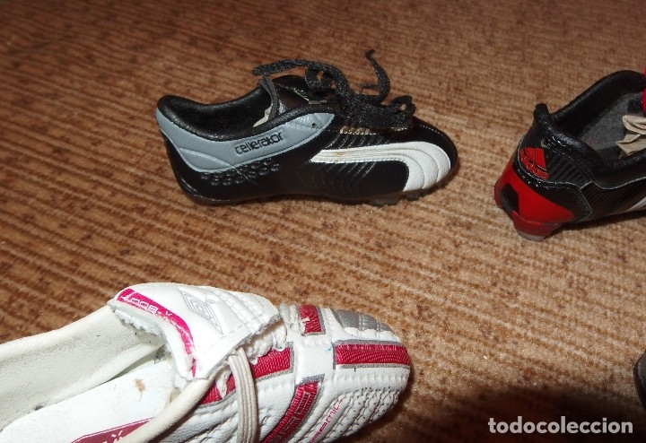 Coleccionismo deportivo: 4 MINI BOTAS DE F&Uacute;TBOL:UMBRO,ADIDAS,PUMA - Foto 3