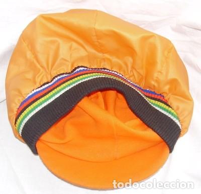 Coleccionismo deportivo: GORRA REVERSIBLE DE CICLISTA, IMPERMEABLE - Foto 3