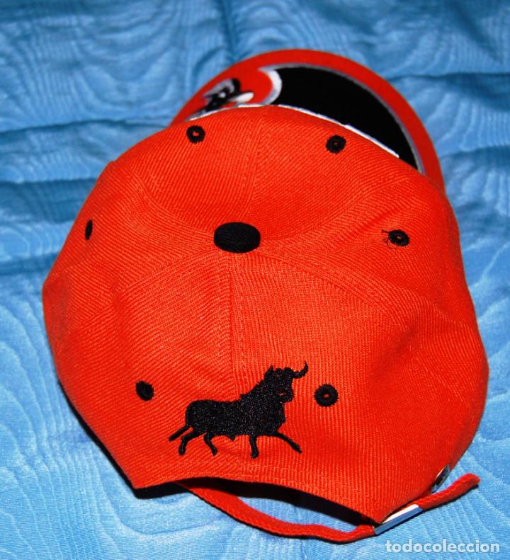 Coleccionismo deportivo: Tres gorras deportivas de diferentes marcas comerciales. - Foto 2