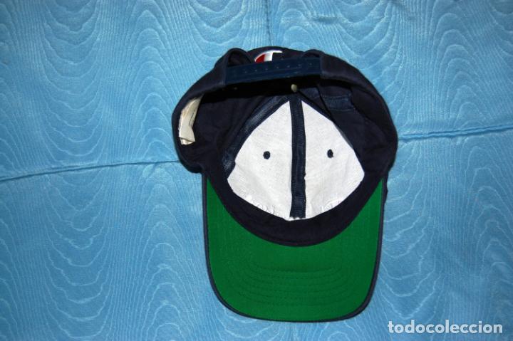 Coleccionismo deportivo: Tres gorras deportivas de diferentes marcas comerciales. - Foto 8
