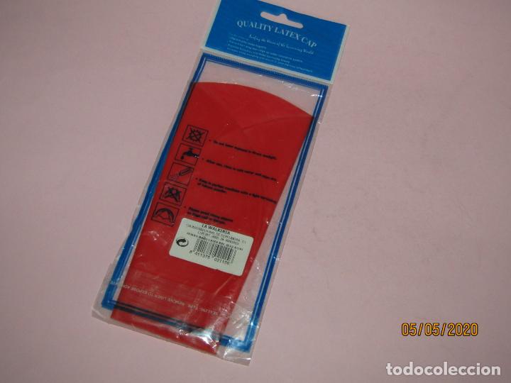 Coleccionismo deportivo: Descatalogado Gorro de Ba&ntilde;o de Latex Rojo de LA WALKIRIA - Foto 2