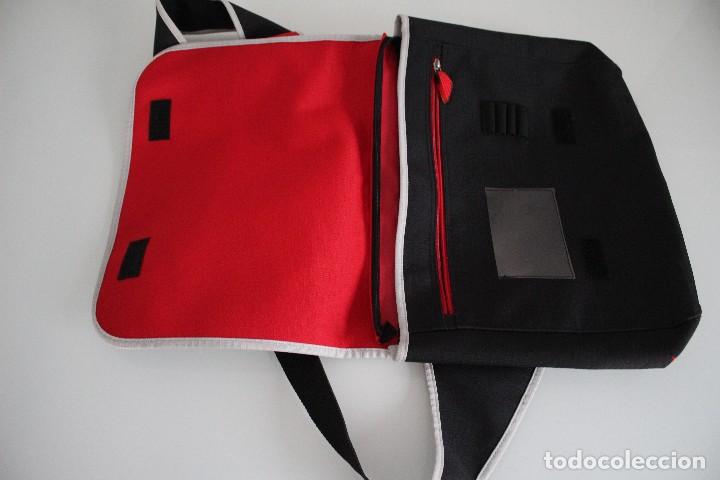 Coleccionismo deportivo: BOLSA DE VIAJE 50 CENT&Iacute;METROS HONDA - Foto 2