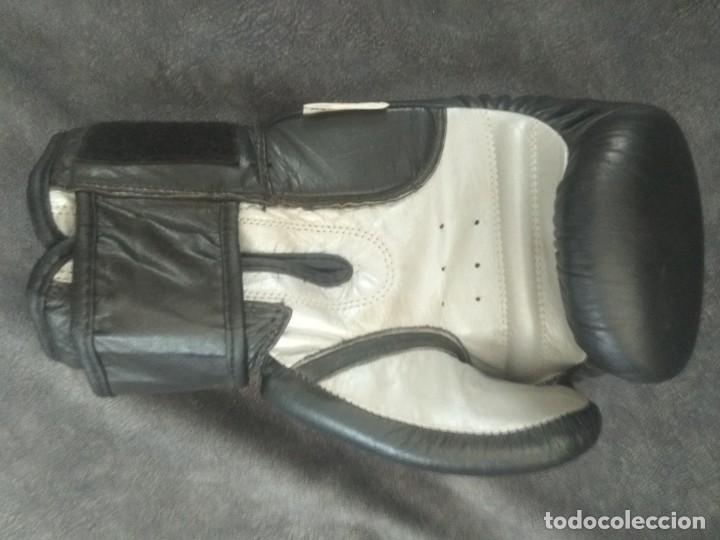 Coleccionismo deportivo: Guante boxeo firmado - Foto 2