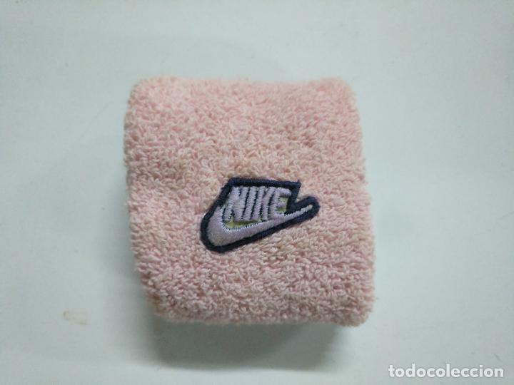 Coleccionismo deportivo: Mu&ntilde;equera Nike vintage - Foto 3