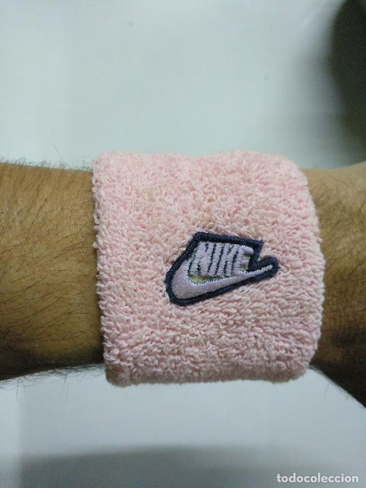Coleccionismo deportivo: Mu&ntilde;equera Nike vintage - Foto 1