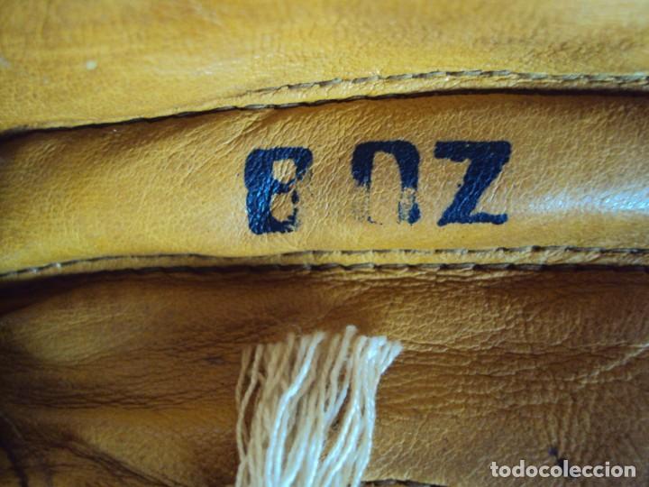 Coleccionismo deportivo: (F-201067)ANTIGUOS GUANTES DE BOXEO PIEL - Foto 5