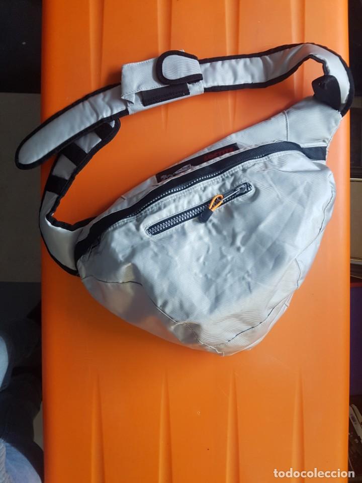 Coleccionismo deportivo: Bandolera al hombro McLaren West - Foto 2