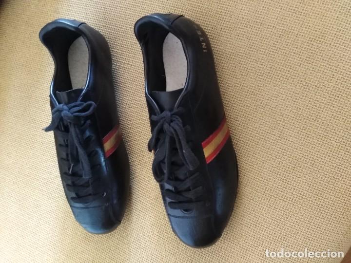 Coleccionismo deportivo: Botas antiguas Futbol - Foto 5