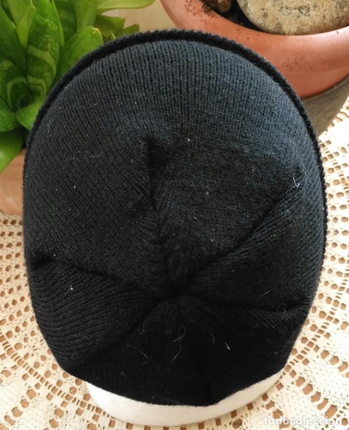Coleccionismo deportivo: Gorro / Gorra Real Madrid - Lana 100% acr&iacute;lico - Foto 3
